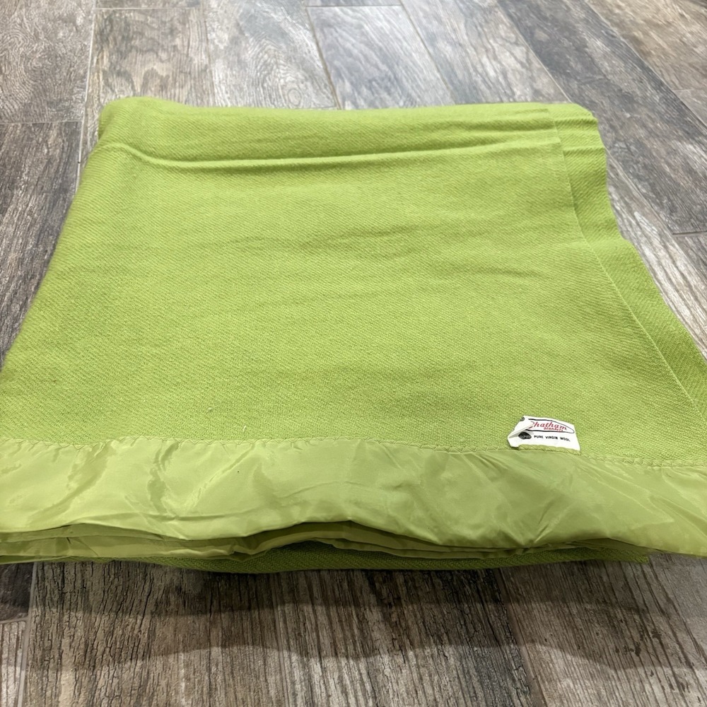 Vintage Chatham 100% Wool Blanket Satin Trim Avocado Green 81x84" Vibrant